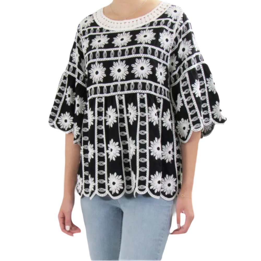 Kindred Sz Large Bravely Black and White Boxy Fully  Embroidered Blouse